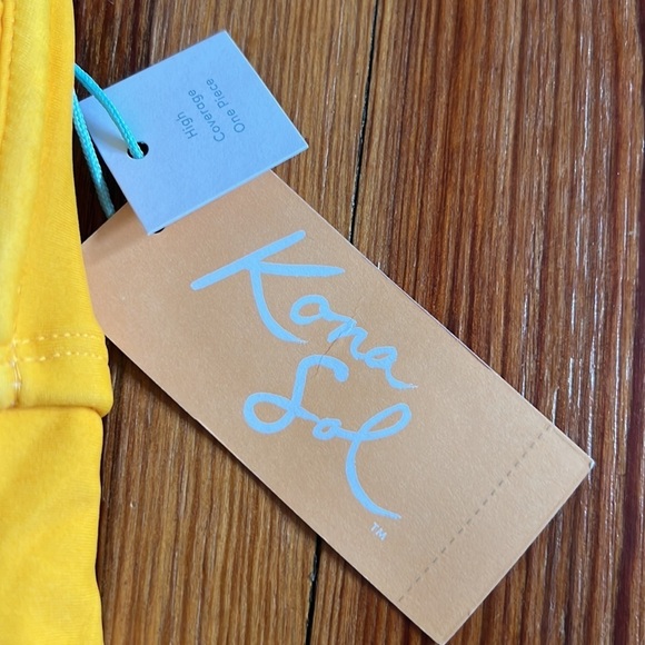 Kona Sol Wizard Gold Tropical Floral High Coverage One Piece Swimsuit NWT Size L - Picture 4 of 6